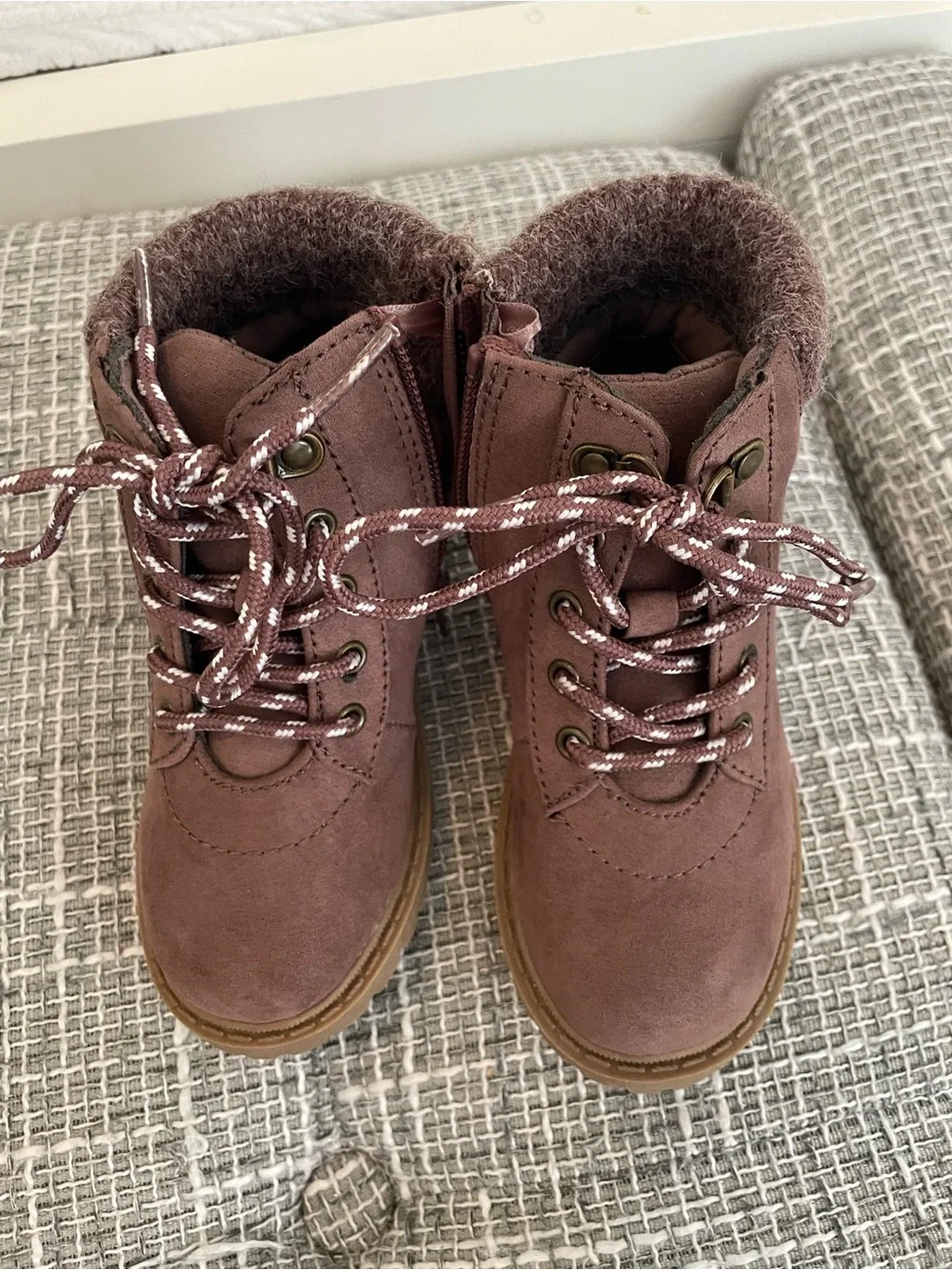 Old Navy Kids Lace-Up Boots in Dusty Rose